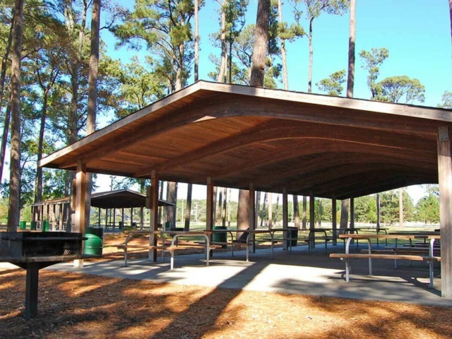 Bayville Farms Gallery Picnic Tables