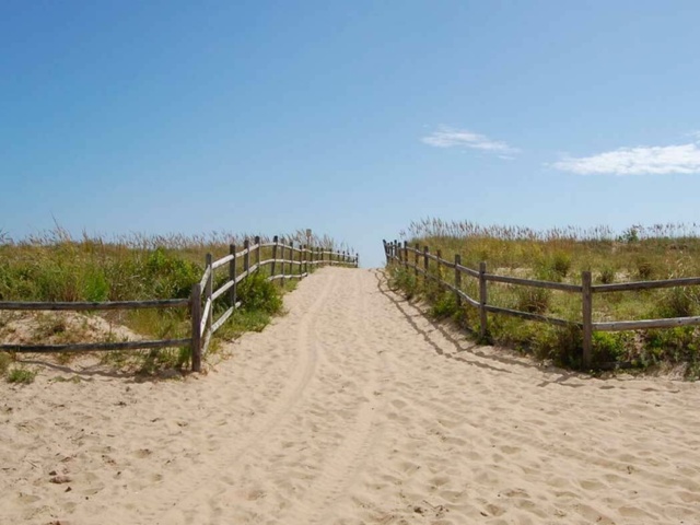 Little Island Gallery Beach Access