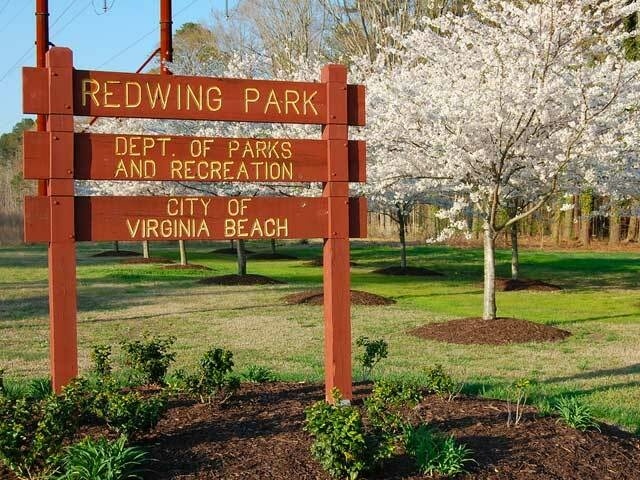 Red Wing Gallery Welcome Sign